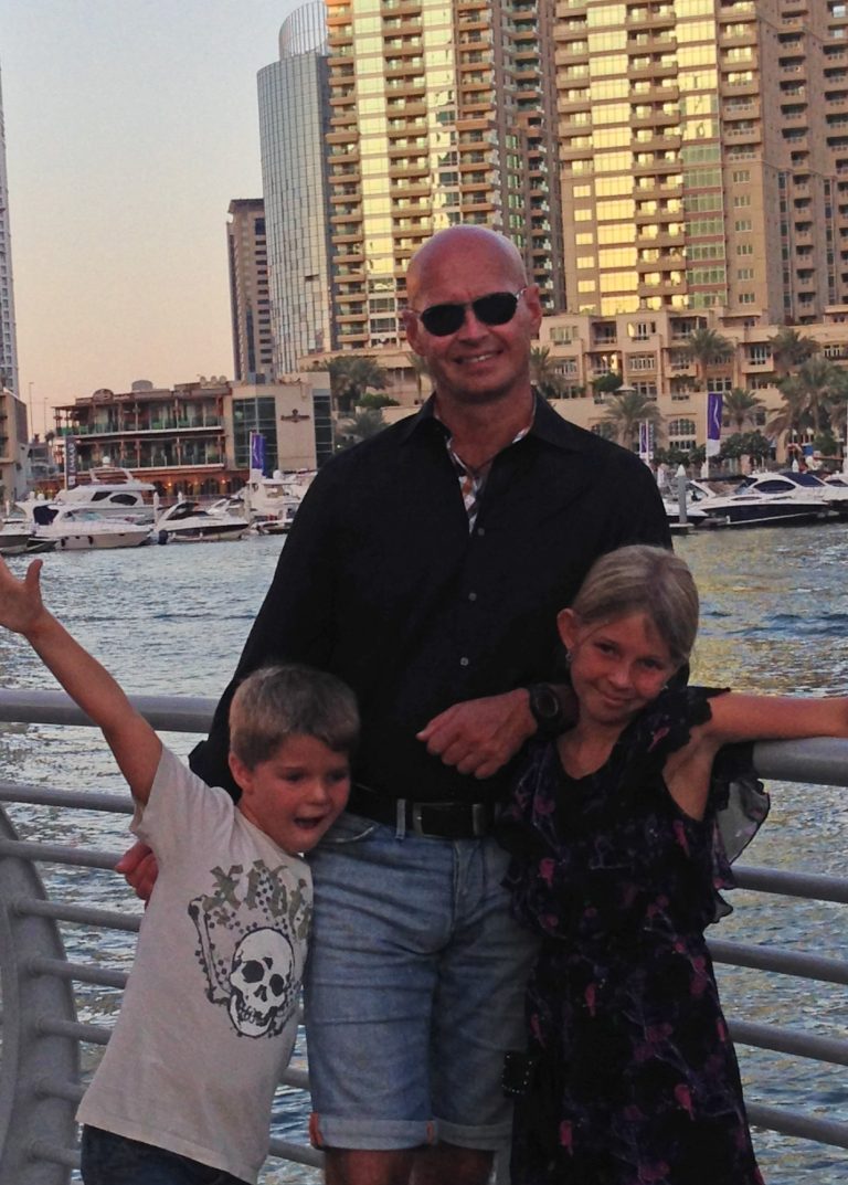 Lucas, Robert o Emelie